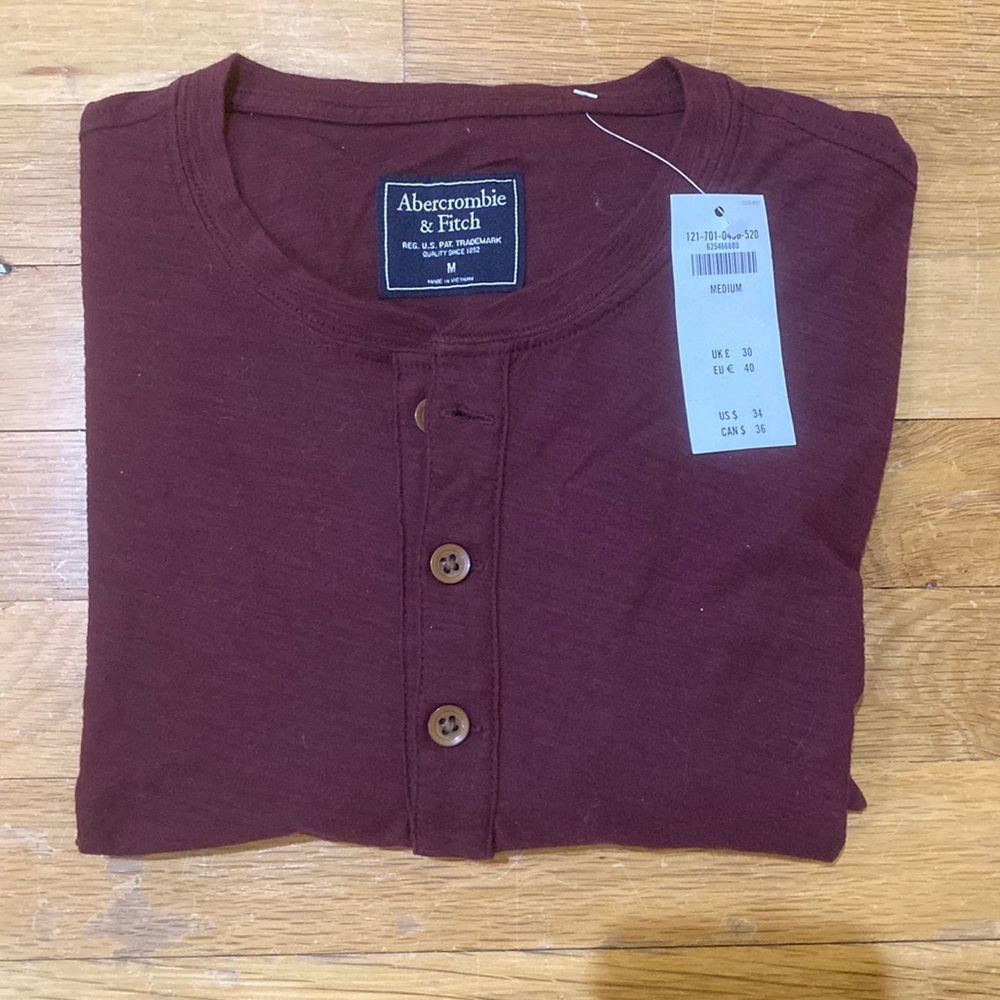 Men’s longs sleeve matron shirt size M